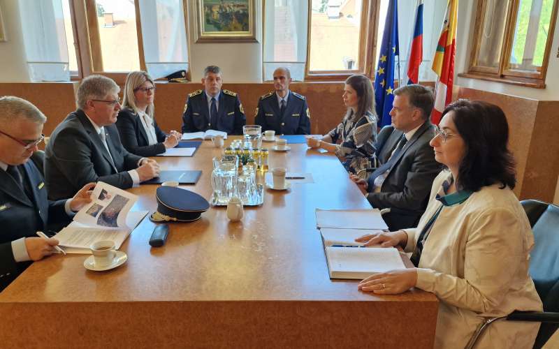 minister, novo-mesto