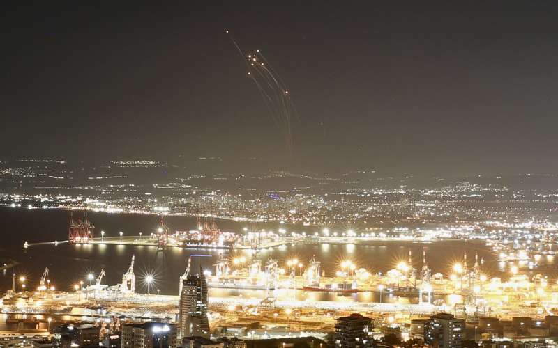 rockets-over-haifa.jpg