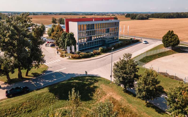 pomgrad, uprava, dron