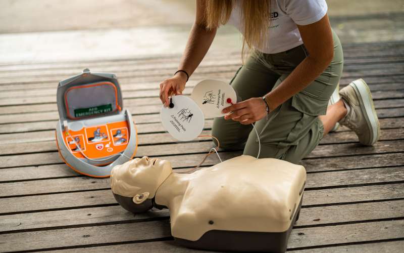 defibrilator, aed, društvo-aed, oživljanje