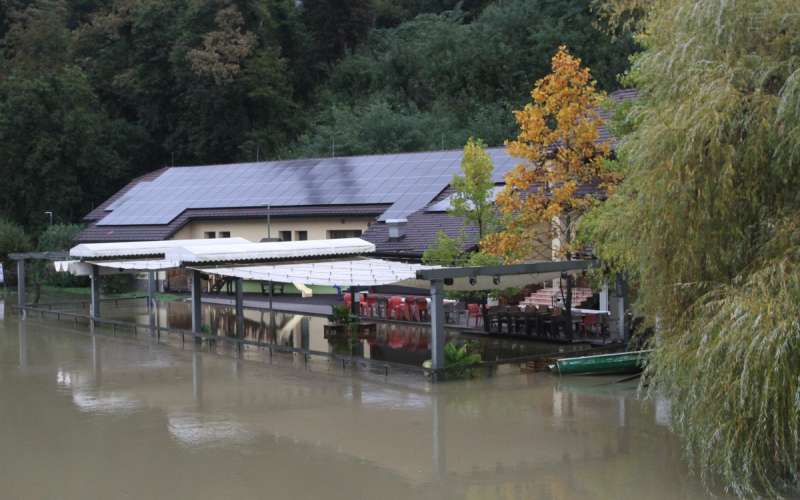 krka, gostišče1.jpg