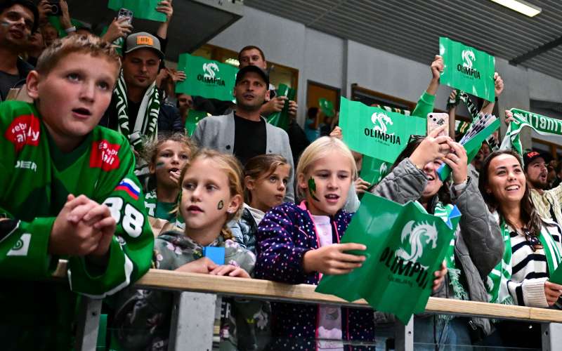 hokej olimpija otroci 24 mm.jpg