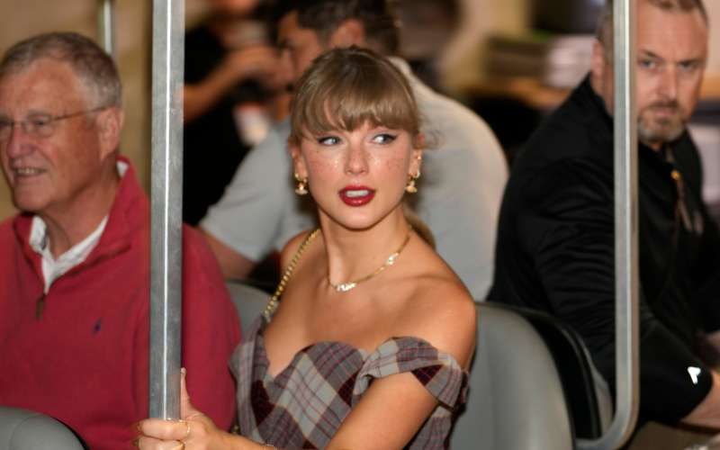 Taylor Swift (5).jpg