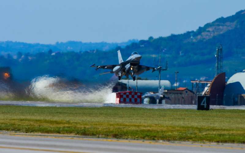 Steadfast Noon, f-16