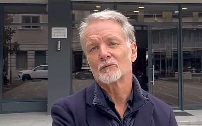 paul lowe.jpg
