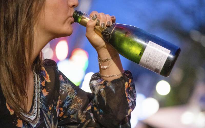 alkohol, pijana ženska