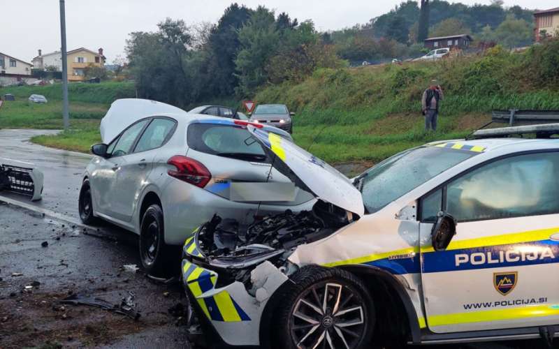 policijsko vozilo, nesreča