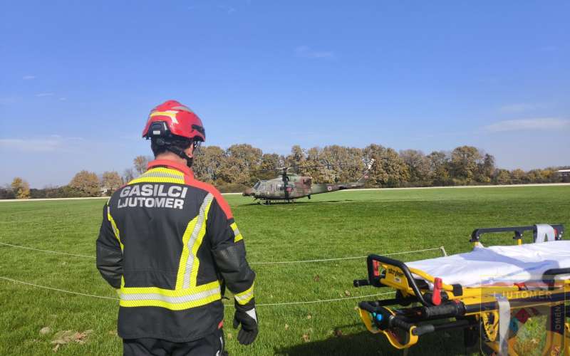 helikopter, gasilci, prevoz-obolele-osebe, intervencija