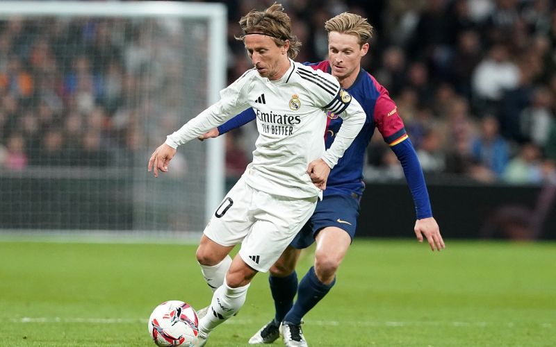luka modric real barcelona pm.jpg