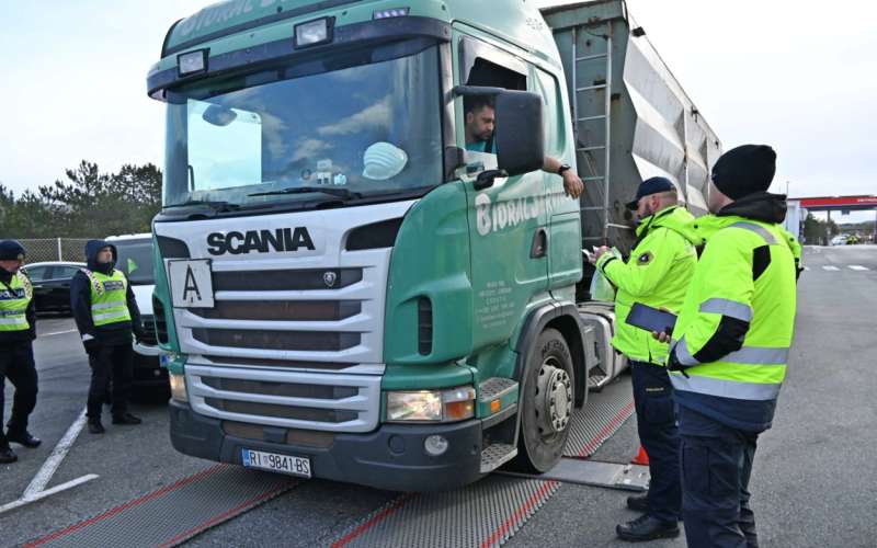 povir, nadzor, tovornjak, policija
