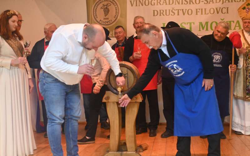 krst-mosta, filovci, vinogradnisko-in-sajdarsko-drustvo-filovci