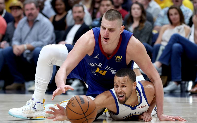 jokic curry.jpg