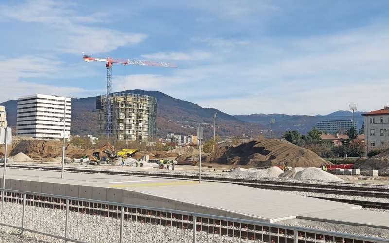 nova gorica zeleznica deponija.jpg