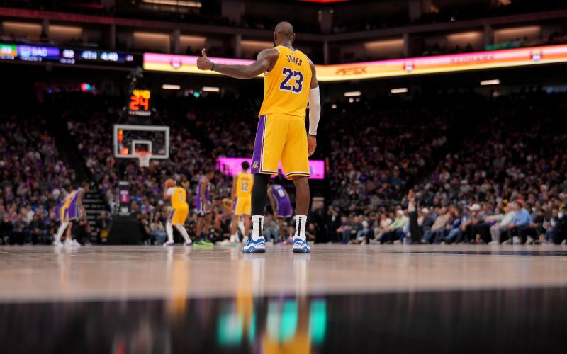 lebron james.jpg