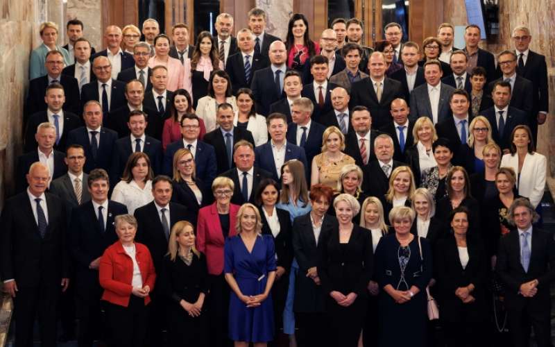 1681806027_mv_-parlament.jpeg