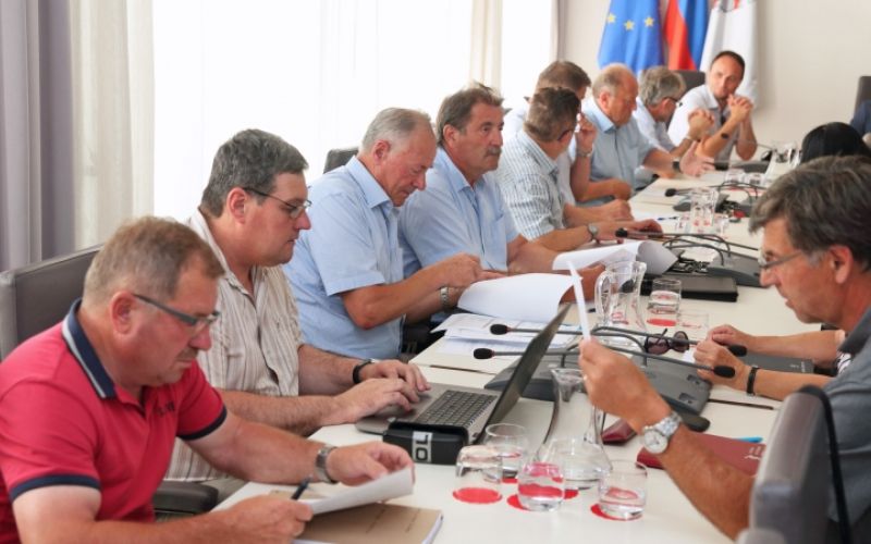1497603576_cg_naslovnica_47.jpg