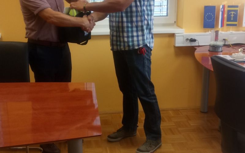 1538150448_em_defibrilatorji_cirkulane.jpg