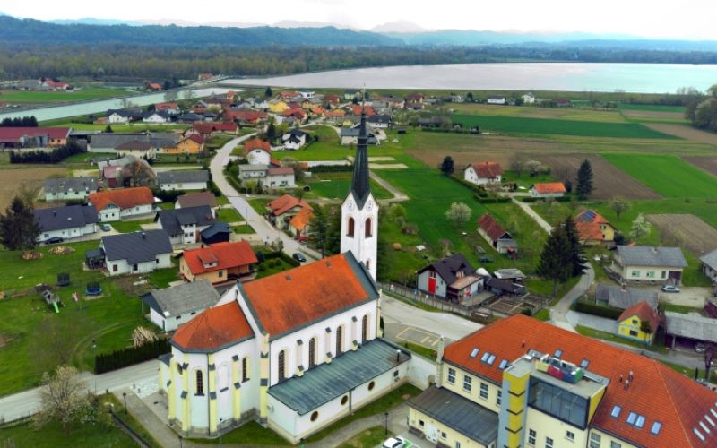 1619093242_cg_obcinski_praznik_markovci_2-ozadje.jpg