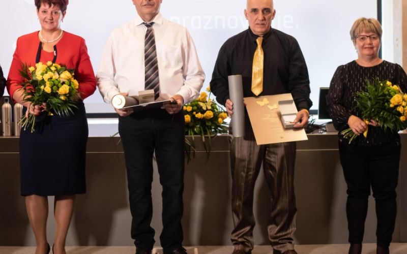 1637854166_sk-zlati_metulji.jpg