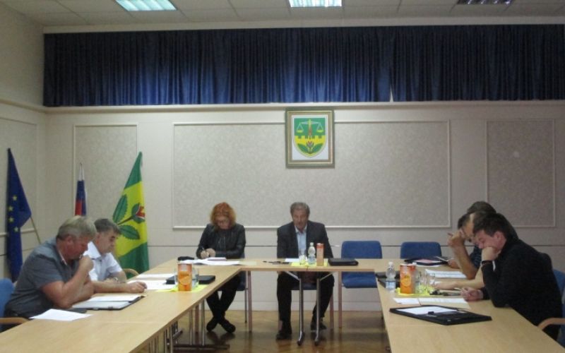 1505924695_em_seja_zetale.jpg