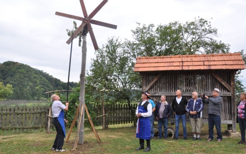 1661174208_mv-postavitev_klopotcev_2.jpg