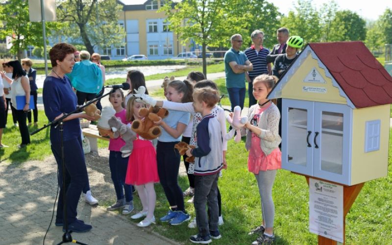 1525600869_cg_mini_knjiznice.jpg