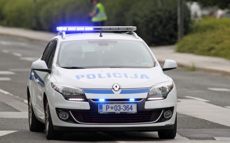 1464619286_cg_policijski_avto.jpg