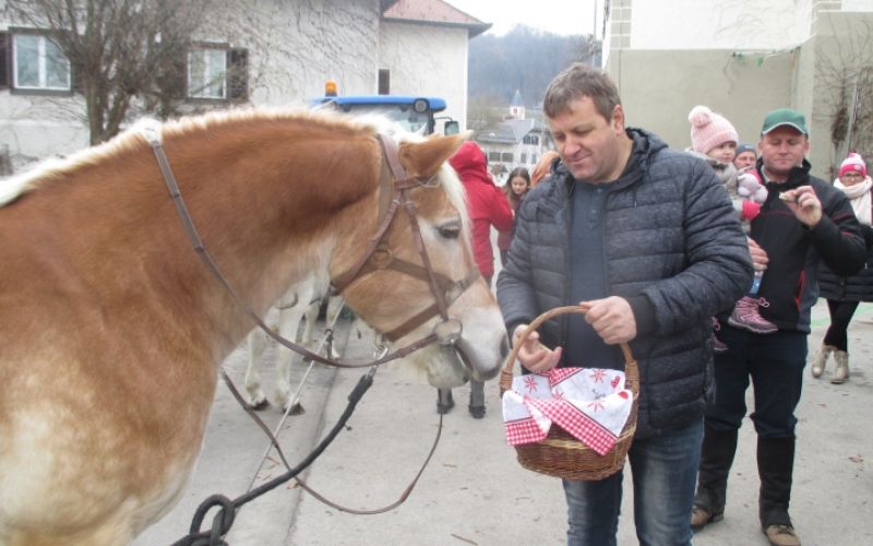 1546874304_em_blagoslov_konj_videm.jpg