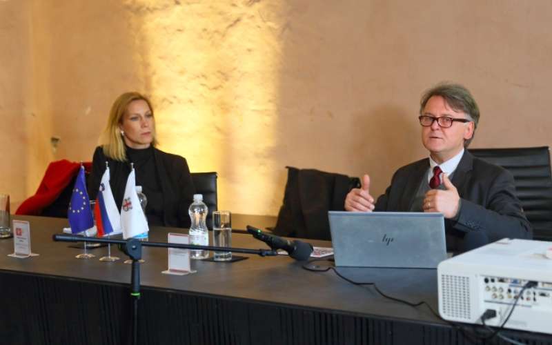 1680282014_cg_strategija_turizem_1.jpg