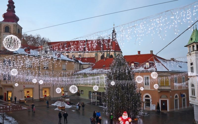 1607607859_cg_prizig_luci_ptuj_okrasitev.jpg