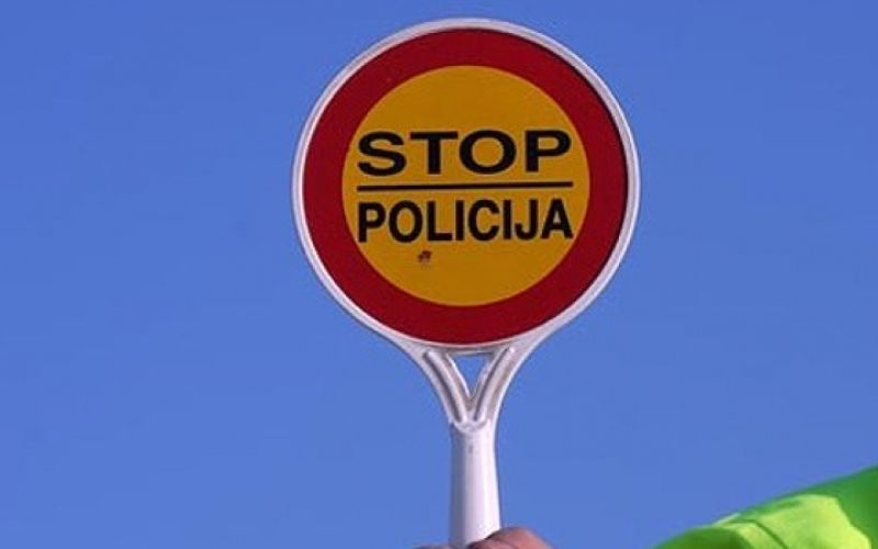 1502959253_stop.jpg