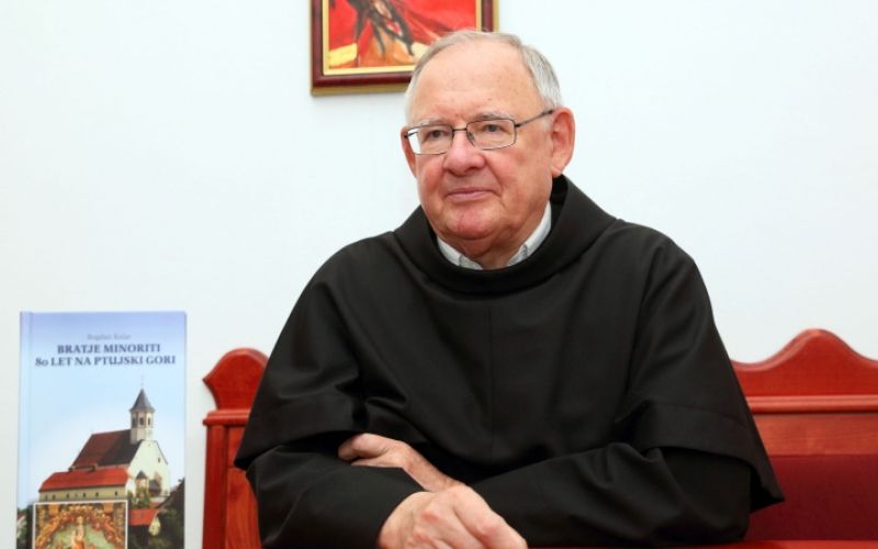 1500810003_cg_minoriti_knjiga.jpg