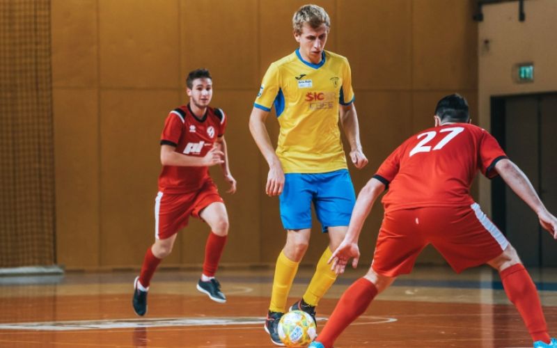 1573477498_cg_futsal_tomaz.jpg