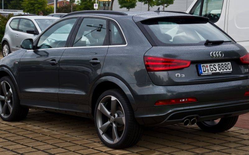 1507713231_audi_q3_-_zbrisi_tablico!.jpg