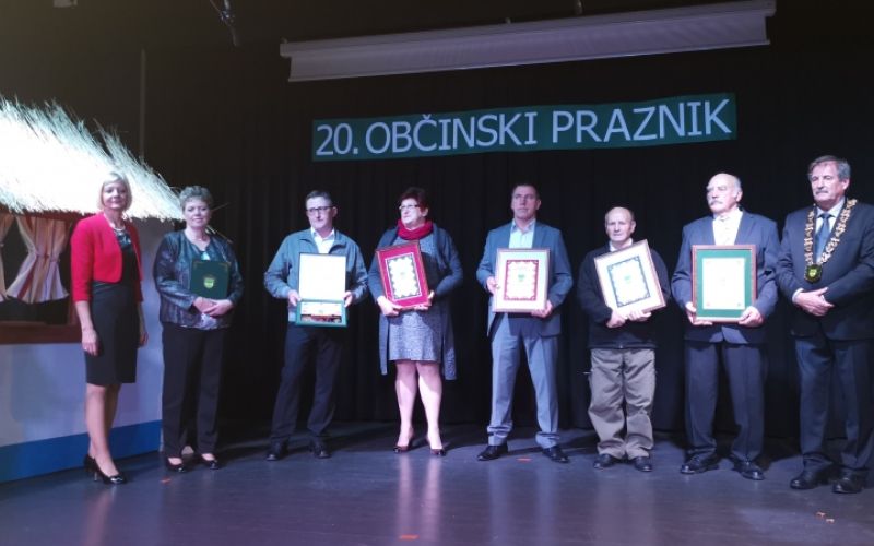 1572274580_kg_osrednja_prireditev_Zetale_nagrajenci.jpg