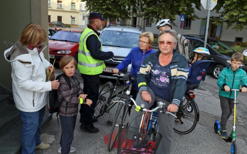 1507796487_cg_akcija_pesec_bodi_previden.jpg