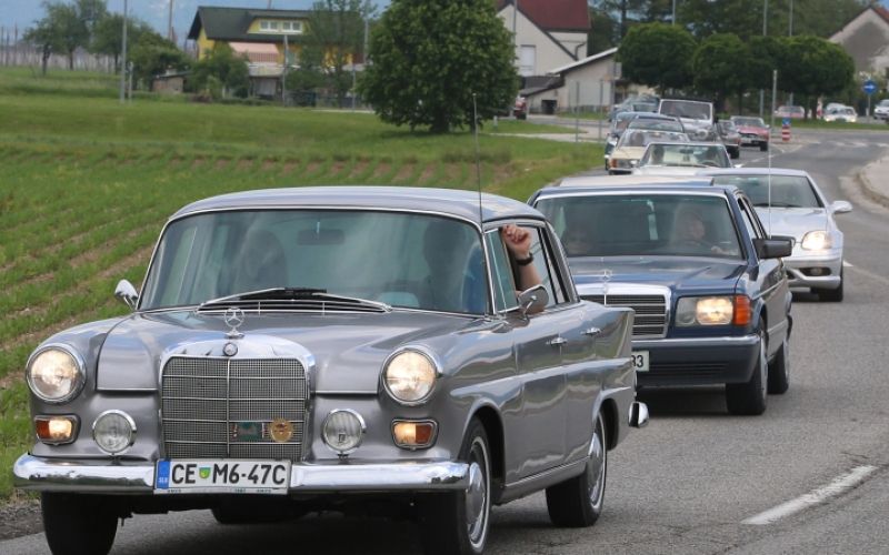 1622981167_mercedes_benz_005.jpg