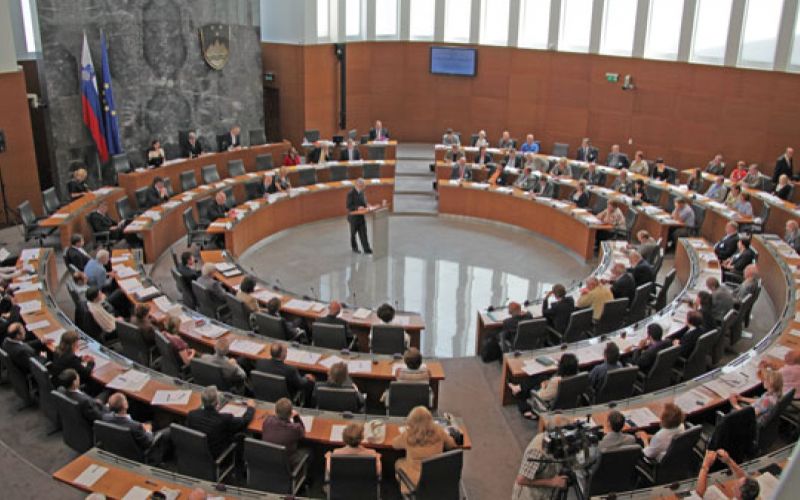 1463327925_parlament1.jpg