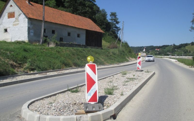 1499760107_em_prometni_otok_podlehnik_1.jpg