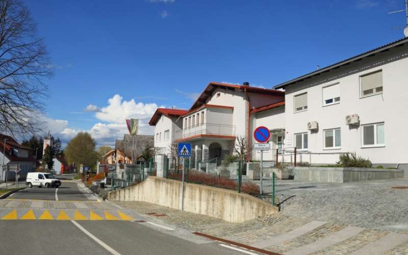 1680527301_cg_ambulanta_zavrc.jpg