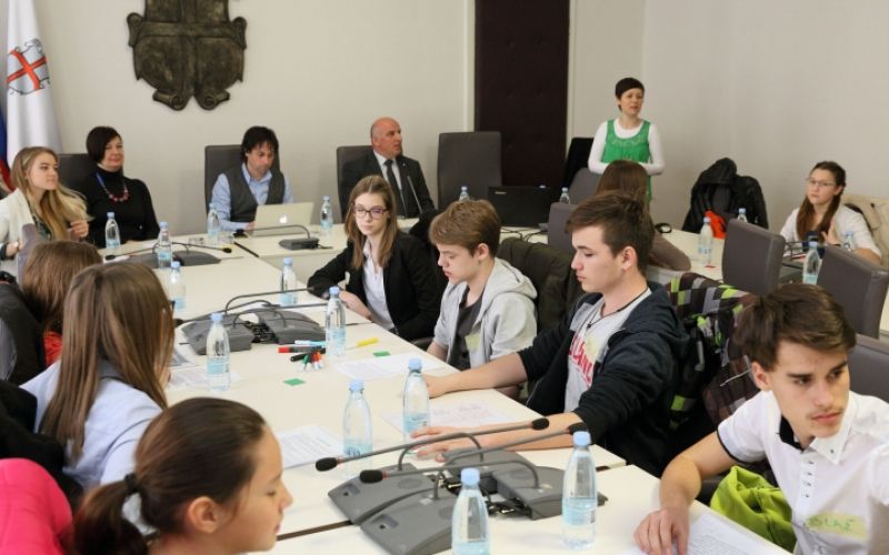 1490773553_cg_otroski_parlament.jpg