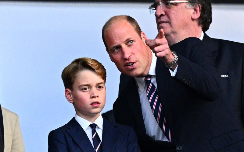 O tem, kaj ga čaka na kolidžu, se princ George večkrat pogovarja s svojim očetom princem Williamom.