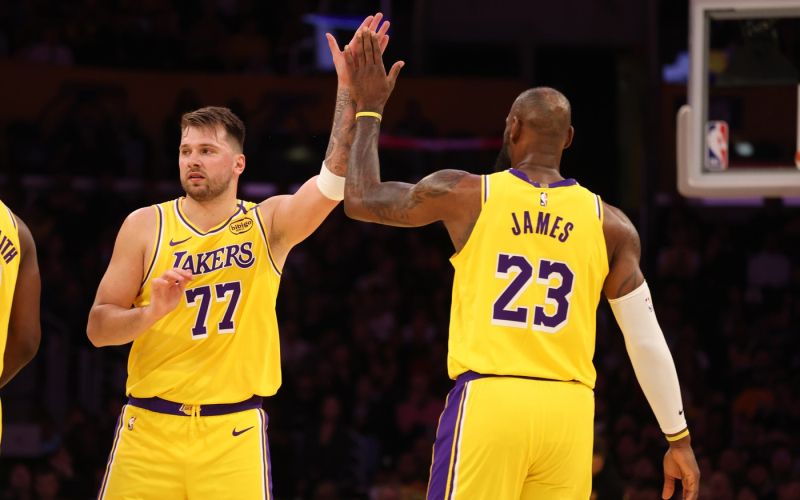 luka doncic lebron james pm.jpg