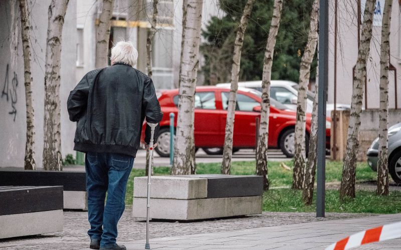 simbolična, upokojenci, starejši, starostniki, invalidi