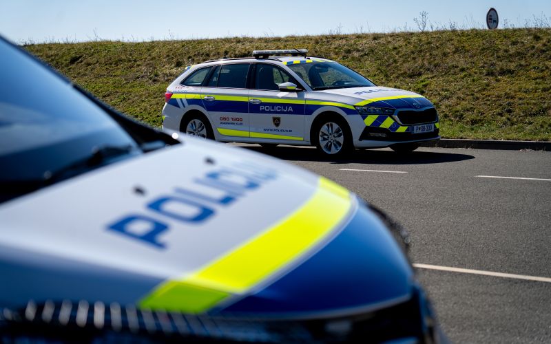 policija, simbolična, policijski-avto