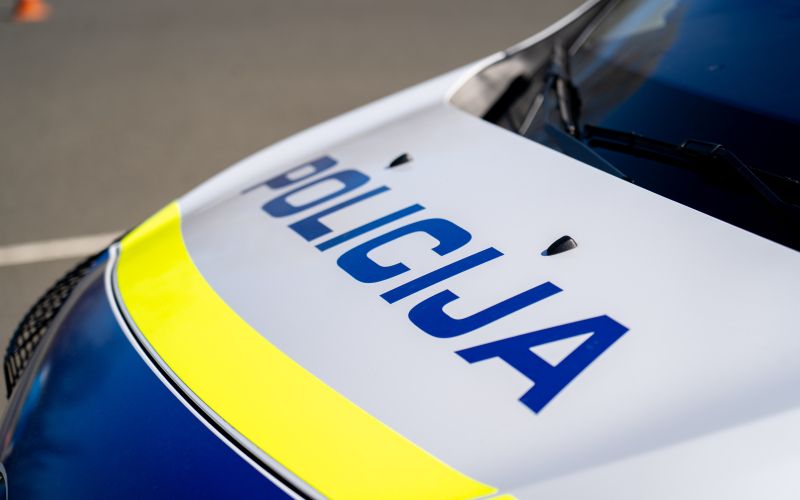 policija, simbolična, policijski-avto