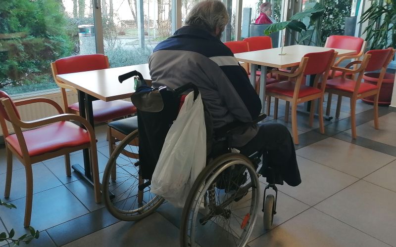 D12_DolgotrajnaOskrbaInvalid.jpg