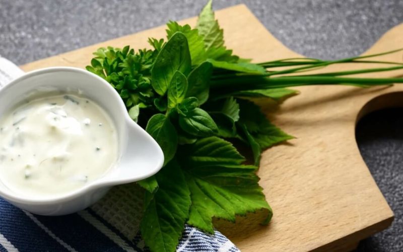 salad-dressing-g4d53e0056_1920_1115x560_acf_cropped.jpg