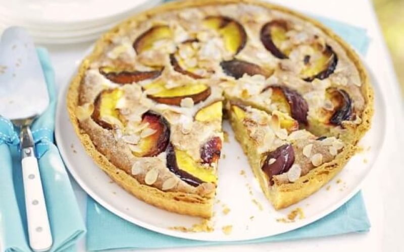 Breskova pita z mandlji