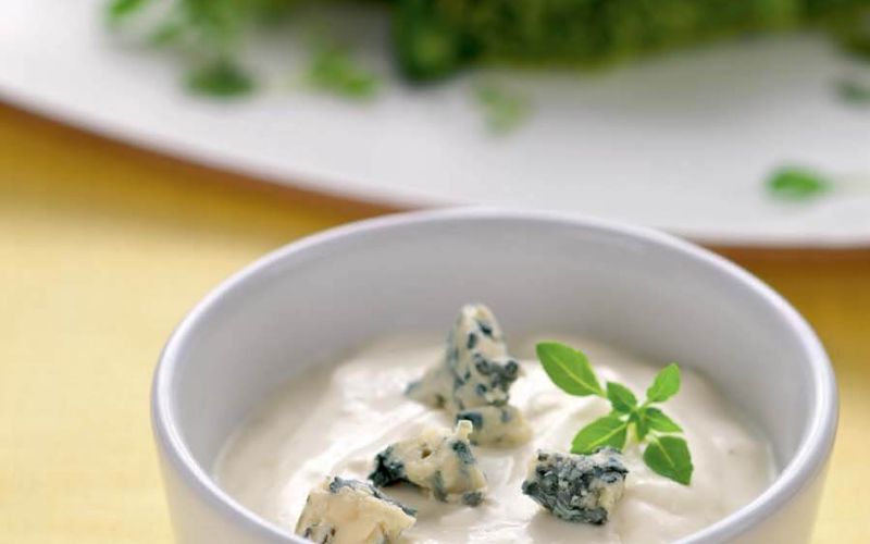 Fünf klassische Salatsaucen:Roquefort- Dip